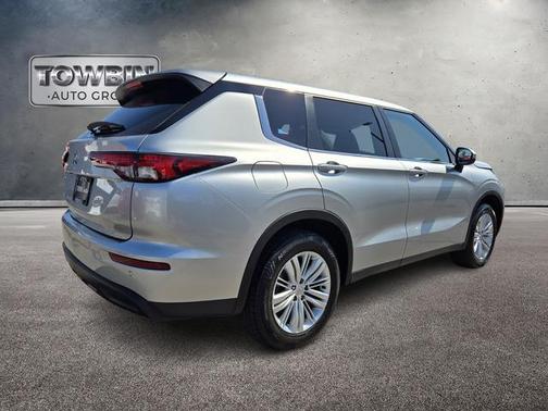 2022 Mitsubishi Outlander ES