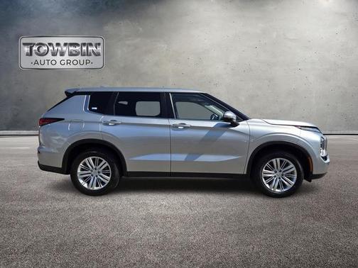 2022 Mitsubishi Outlander ES