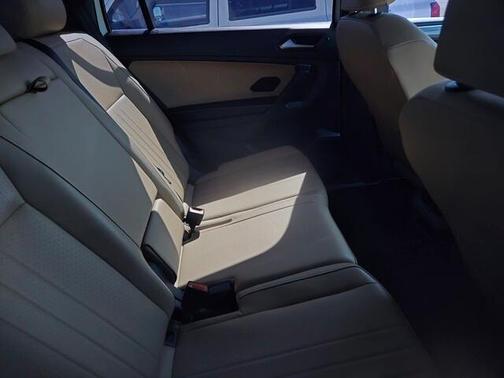 Opal White Pearl Effect 2024 Volkswagen Tiguan 2.0T SE R-Line Black