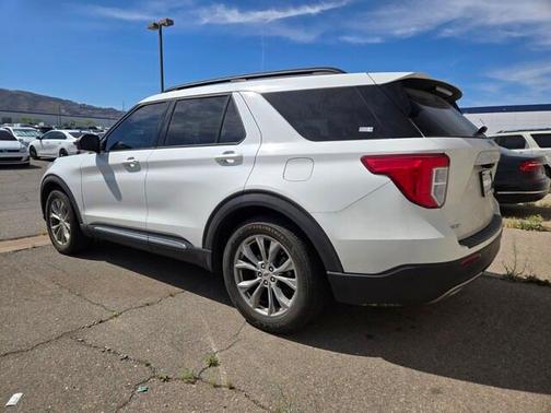White 2021 Ford Explorer XLT