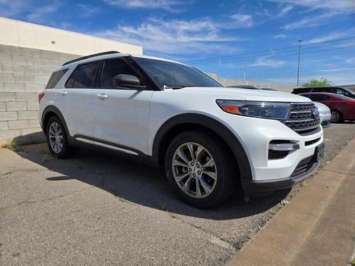 White 2021 Ford Explorer XLT