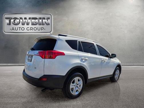 White 2015 Toyota RAV4 LE