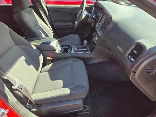 2017 Dodge Charger SE