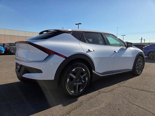 2025 Kia EV6 Light