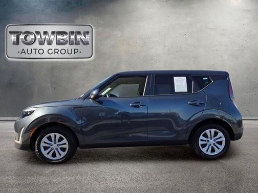Gray 2024 Kia Soul LX
