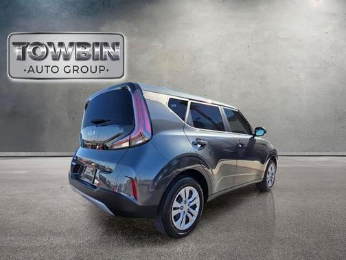 Gray 2024 Kia Soul LX