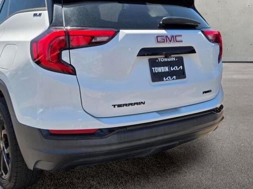 White 2020 GMC Terrain SLE
