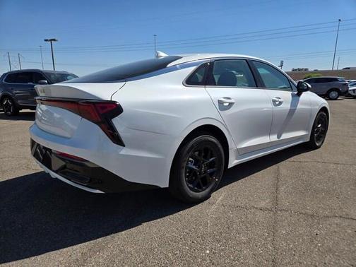 2026 Kia K5 LXS