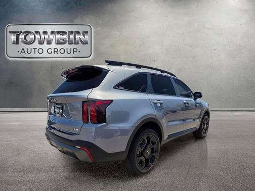 Silver 2024 Kia Sorento X-Line EX