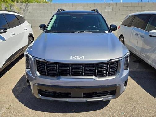 Silver 2024 Kia Sorento X-Line EX