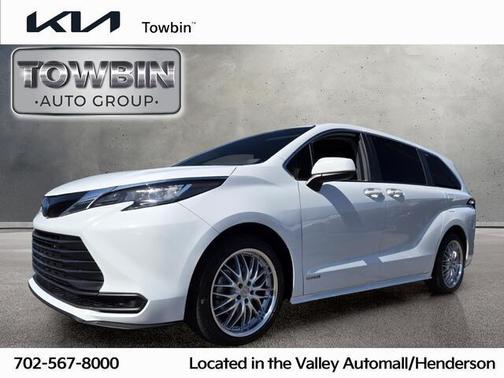 White 2021 Toyota Sienna LE