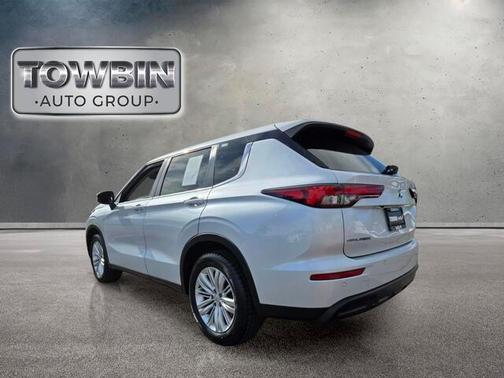 2022 Mitsubishi Outlander ES