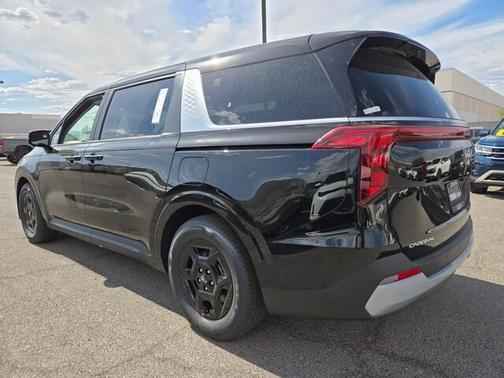 2025 Kia Carnival LXS
