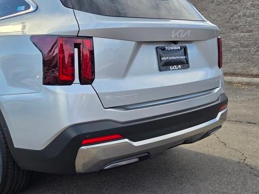 Gray 2025 Kia Sorento Hybrid SX Prestige