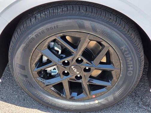 2026 Kia K5 LXS