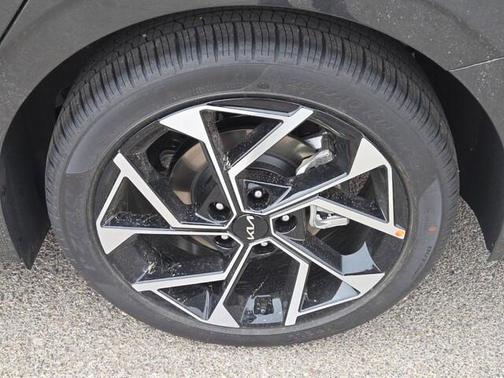 2025 Kia K5 EX