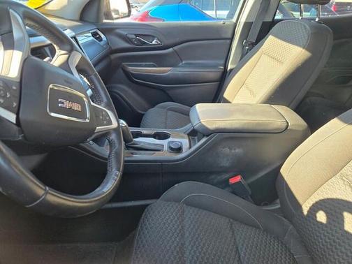 2017 GMC Acadia SLE-2