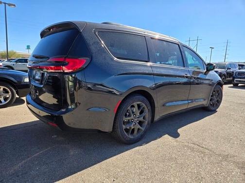 2021 Chrysler Pacifica Touring