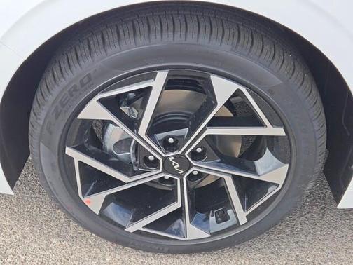 2025 Kia K5 EX