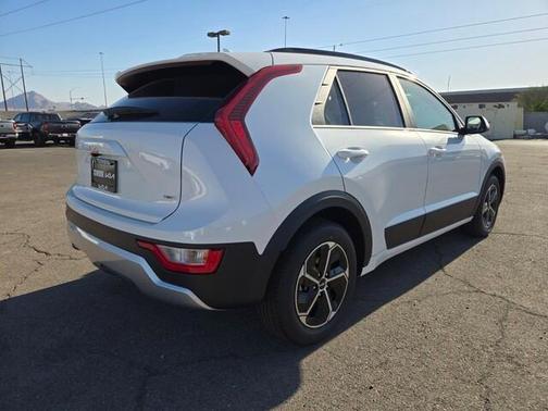 White 2026 Kia Niro LX