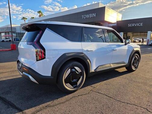 2026 Kia EV9 Light Long Range