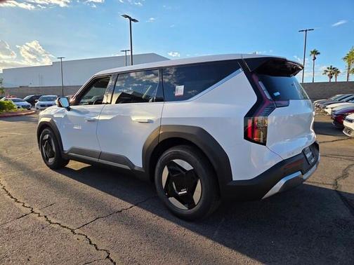 2026 Kia EV9 Light Long Range