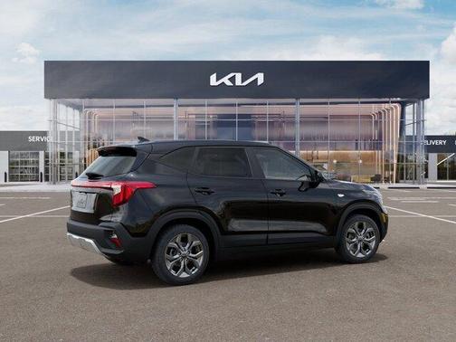 Black 2026 Kia Seltos LX
