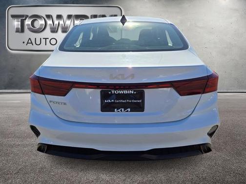 White 2022 Kia Forte LXS