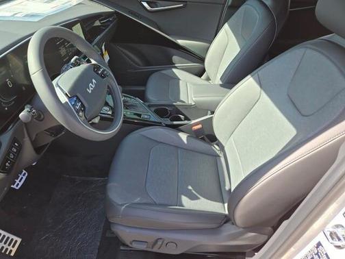 2025 Kia Niro SX Touring