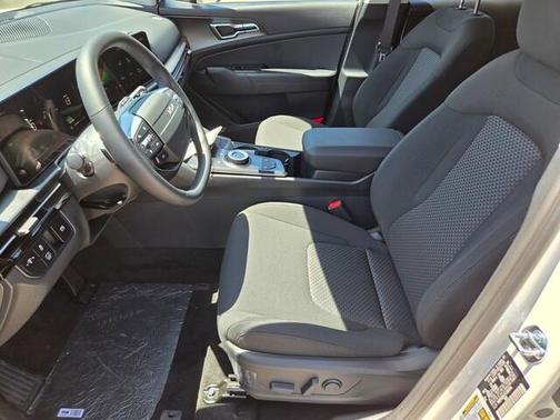 White 2026 Kia Sportage Hybrid S