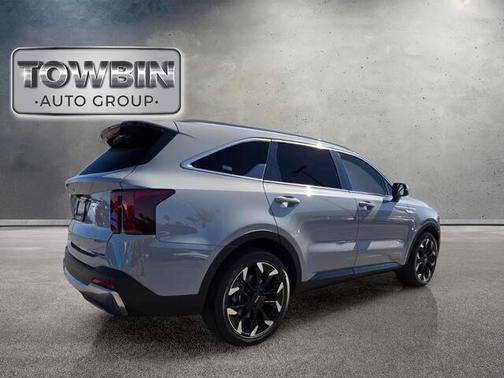 Gray 2024 Kia Sorento EX