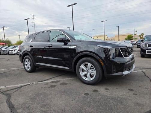 2025 Kia Sorento LX