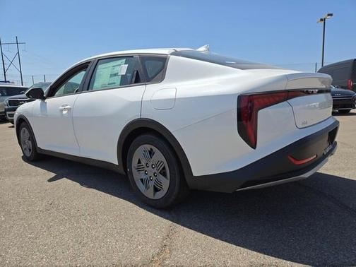 2025 Kia K4 LX