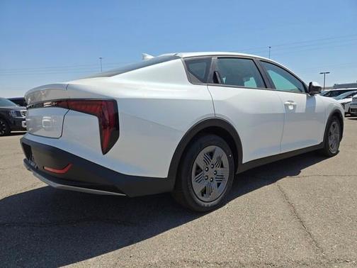 2025 Kia K4 LX