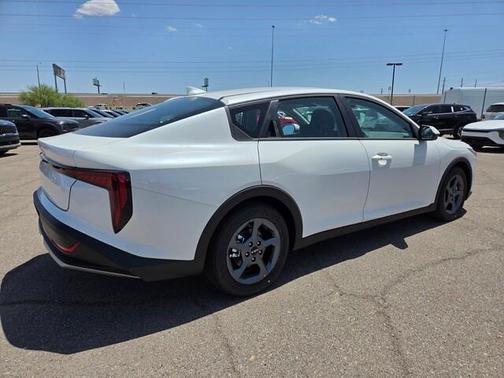 2025 Kia K4