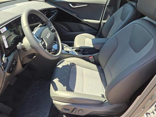 Green 2026 Kia Niro EX