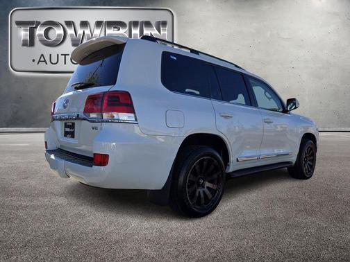 2018 Toyota Land Cruiser V8