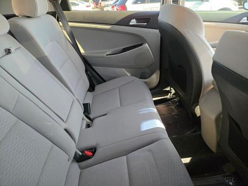 2020 Hyundai TUCSON SE