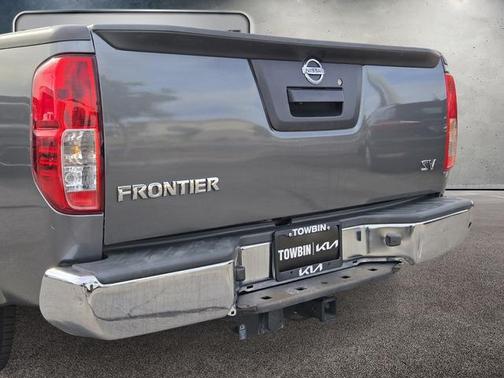 Gray 2019 Nissan Frontier SV
