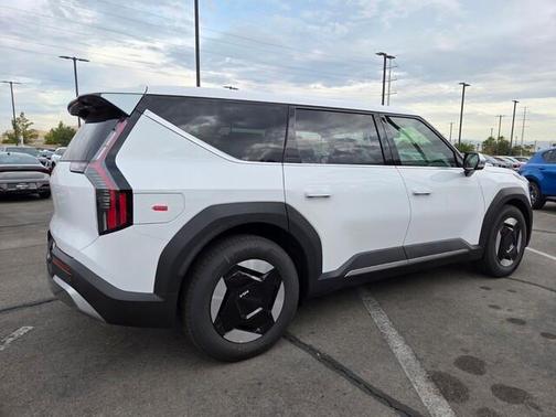 2026 Kia EV9 Light Long Range