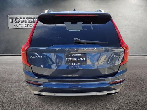 2018 Volvo XC90 T6 Momentum