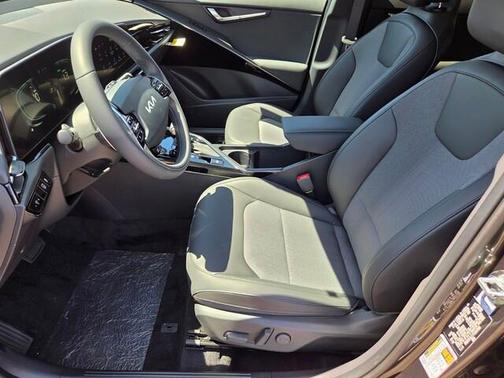 Gray 2026 Kia Niro EX