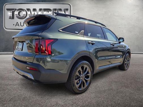 Green 2022 Kia Sorento X-Line EX