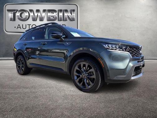 Green 2022 Kia Sorento X-Line EX