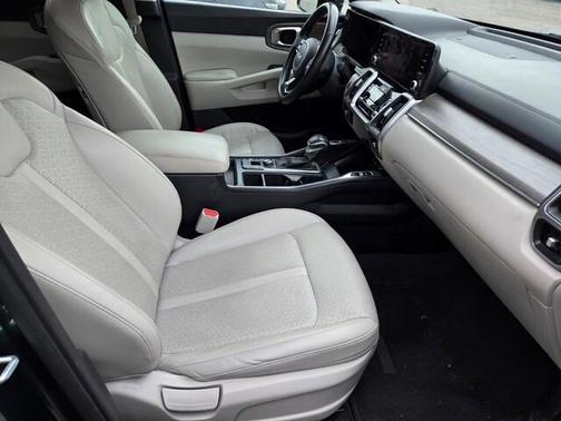 Green 2022 Kia Sorento X-Line EX