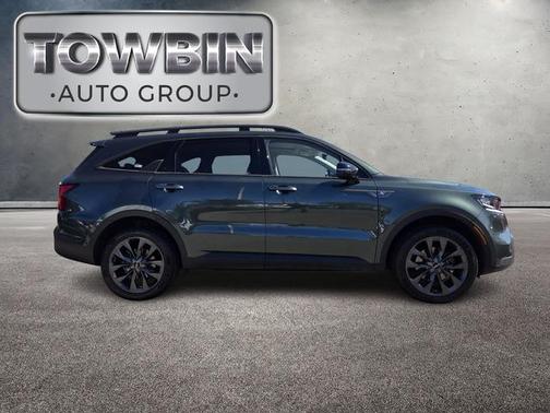 Green 2022 Kia Sorento X-Line EX