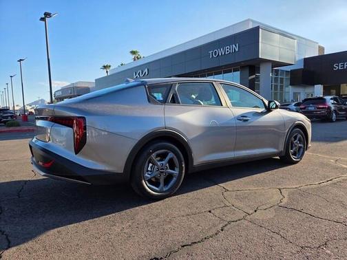 2025 Kia K4