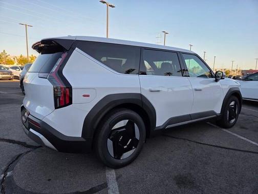 2026 Kia EV9 Light Long Range