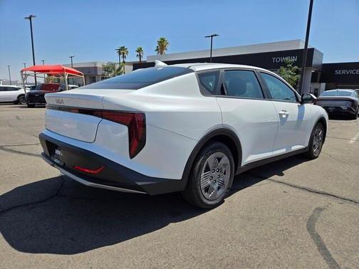 2025 Kia K4 LX