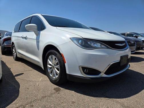 2018 Chrysler Pacifica Touring-L